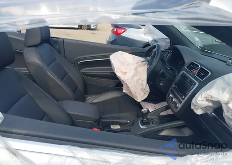 2013 Volkswagen Eos Komfort/Sport z USA, uszkodzony, nr VIN WVWBW8AH6DV006629